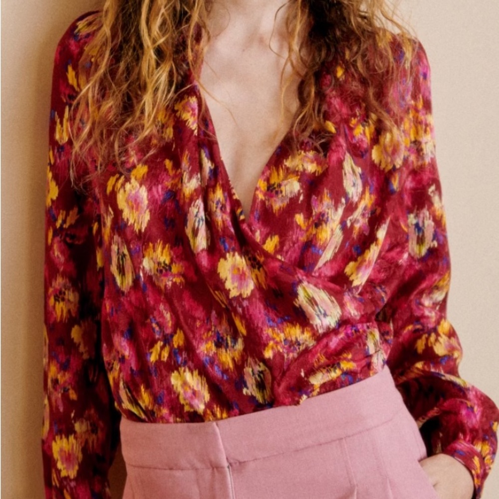 Women's Floral V-Neck Blouse